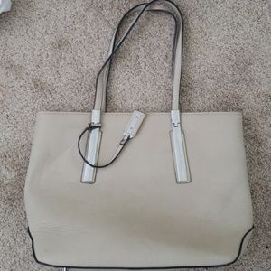 Leather tote